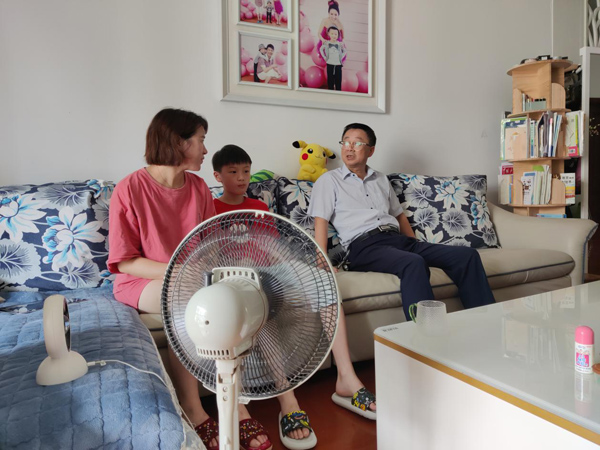 公司黨委開(kāi)展走訪慰問(wèn)